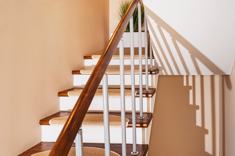 บันไดบ้านแบบเวียนขวา มีผลกับฮวงจุ้ยบันได ส่งเสริมโชคลาภและการเงิน