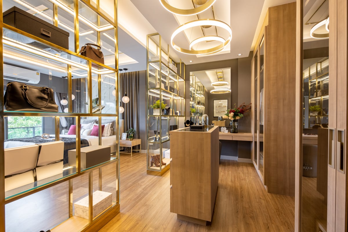 การตกแต่งบ้านสไตล์ Modern Luxury ด้วยเส้นสายสีทอง