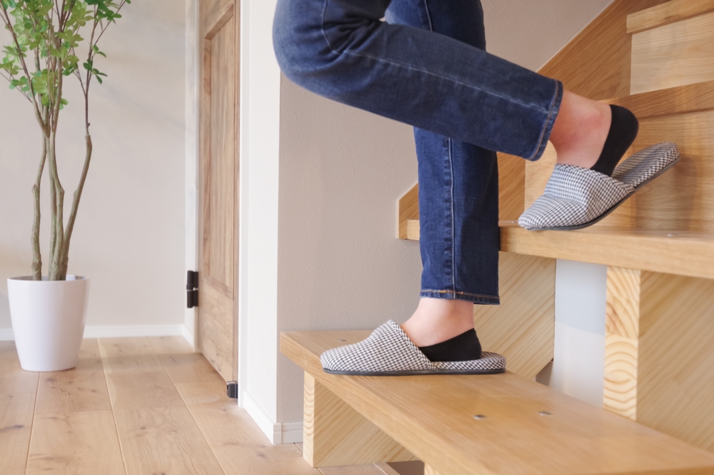 ก้าวลงบันไดเป็นจำนวนเลขคี่ มีผลกับฮวงจุ้ยบันได ด้านการก้าวหน้าในชีวิต