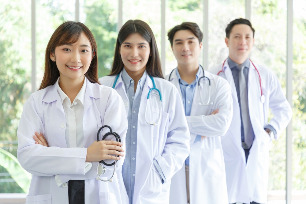 ทีมแพทย์ผู้เชี่ยวชาญในโรงพยาบาล