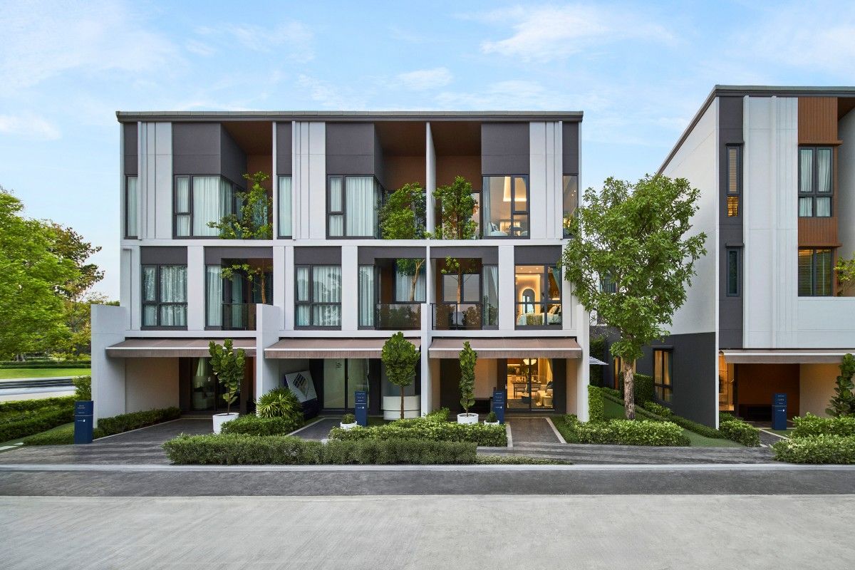 ทาวน์โฮมทาวน์โฮมหรู 3 ชั้น