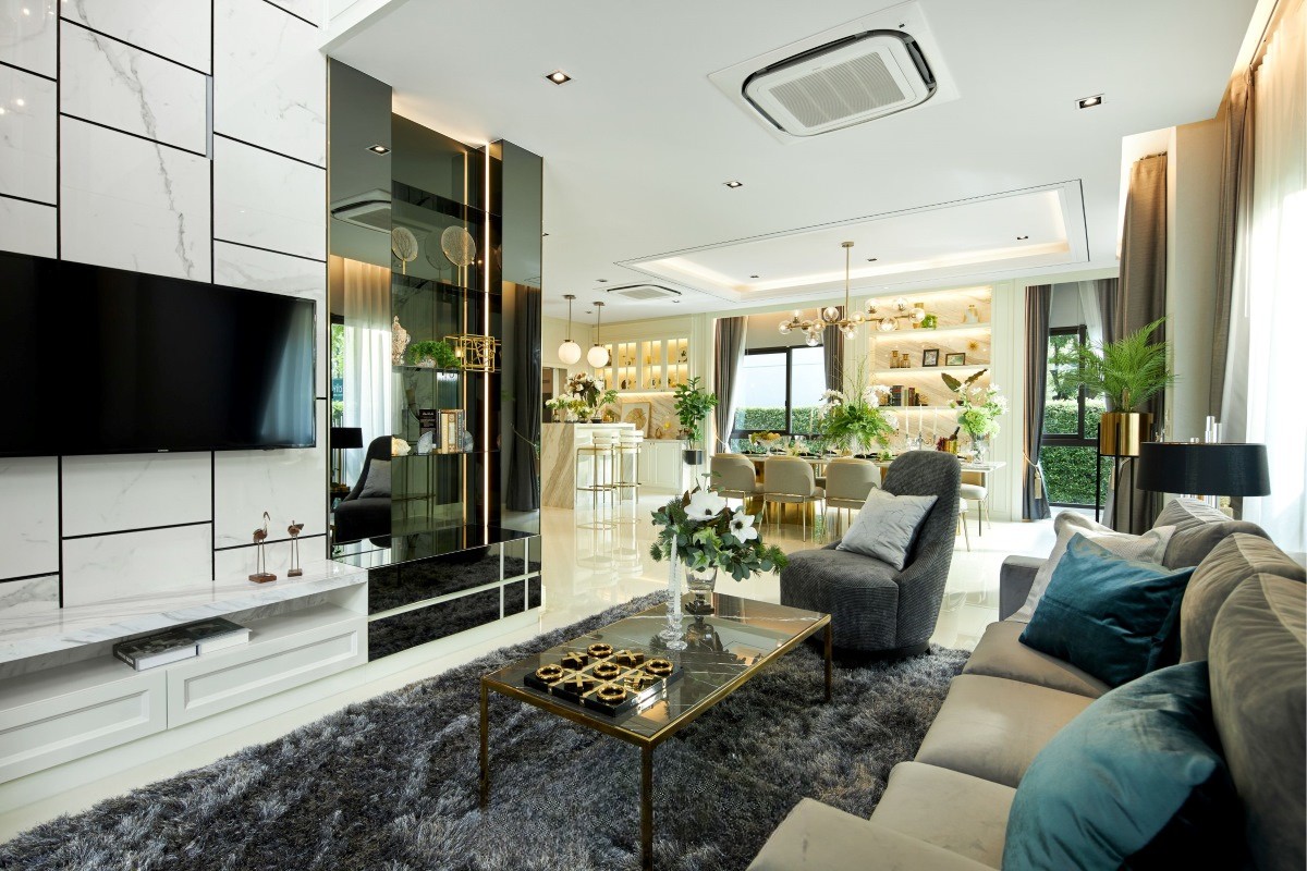 THE CITY เอกมัย - ลาดพร้าว