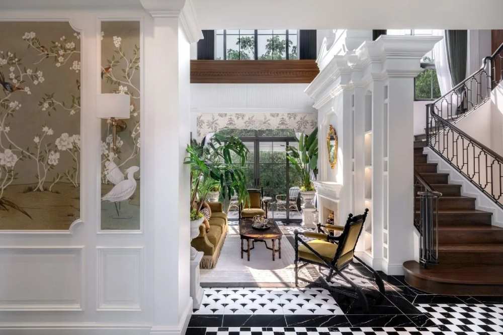 10_ultra-single-luxury-detached-houses-40-100-million.jpg โถงรับแขกแบบ Double Volume ในบ้านโครงการ THE PALAZZO กรุงเทพกรีฑา