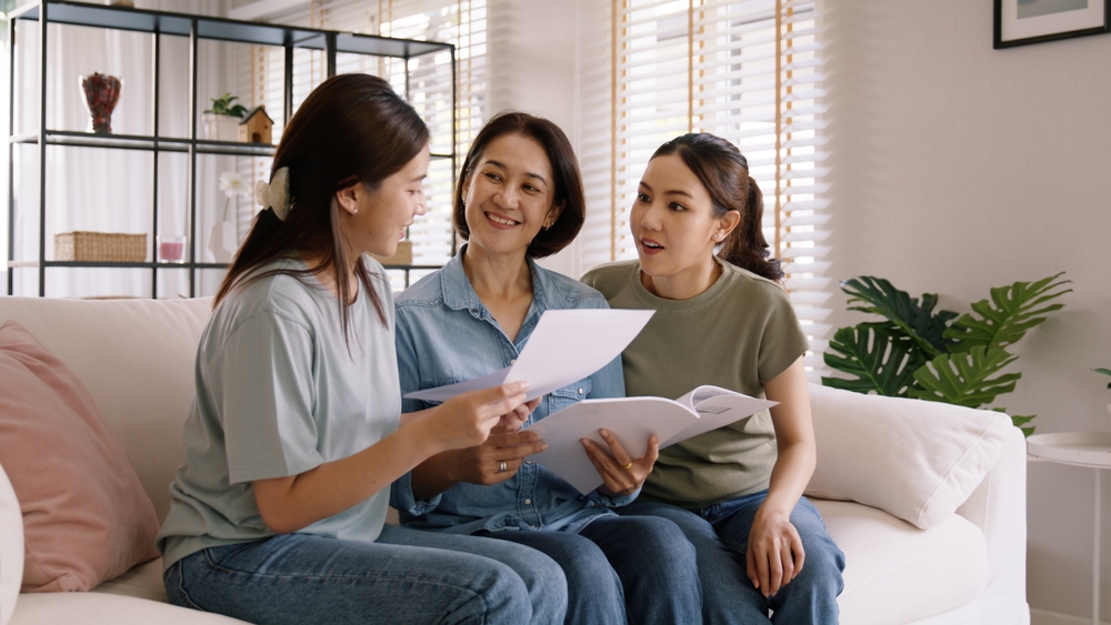 01_add-name-land-deed.jpg แม่และลูกสาวที่มีความสัมพันธ์ทางสายเลือด