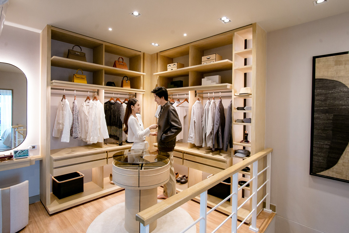 Walk-In Closet ในทาวน์โฮมโครงการบ้านกลางเมือง พหลโยธิน - รามอินทรา