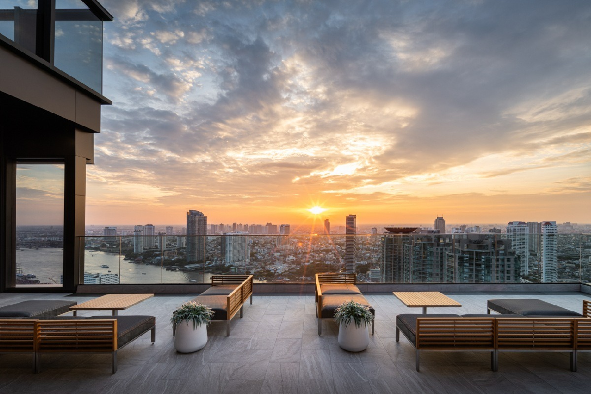 Rooftop บนคอนโดหรู RHYTHM เจริญกรุง พาวิลเลี่ยน