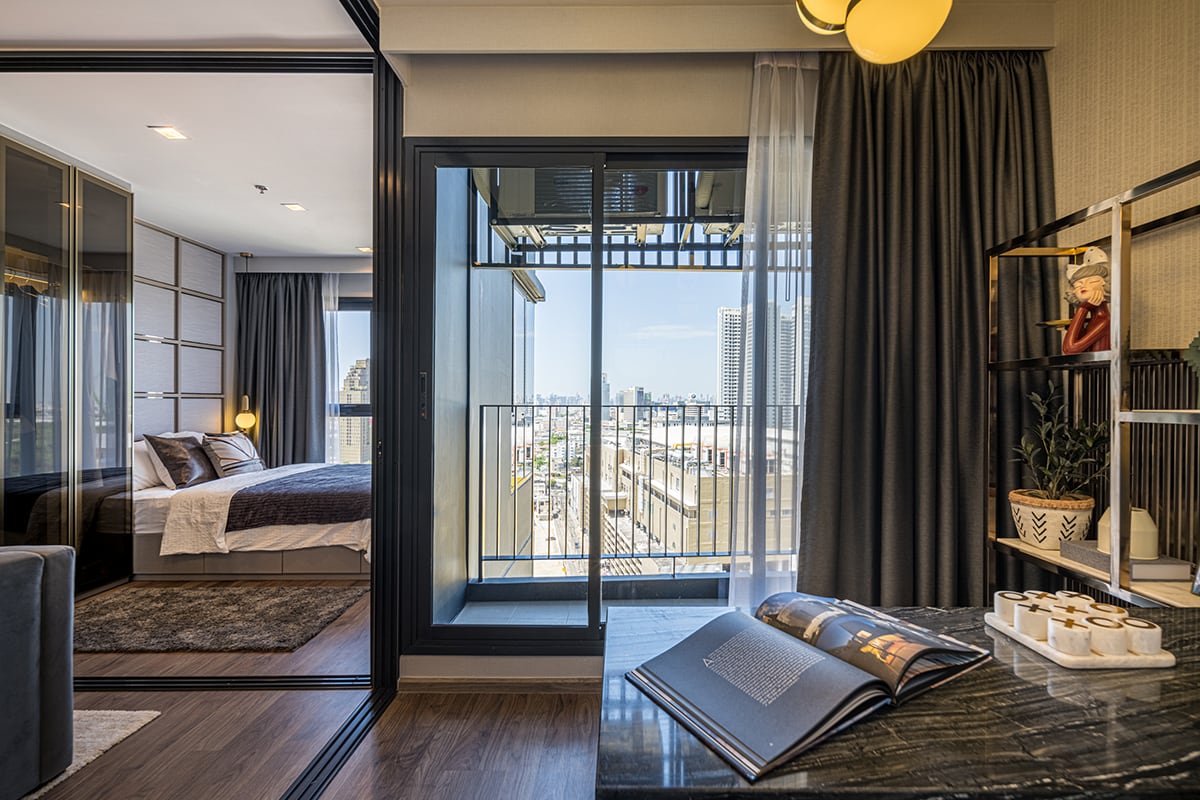03_fengshui-condo.jpg ห้องจากคอนโด AP Thai ที่มีระเบียงและลมไหลเวียนดีตามหลักฮวงจุ้ยคอนโด