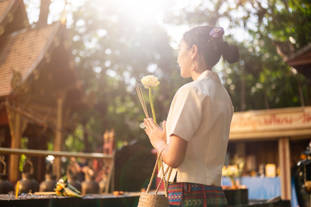 การไหว้ศาลพระภูมิ