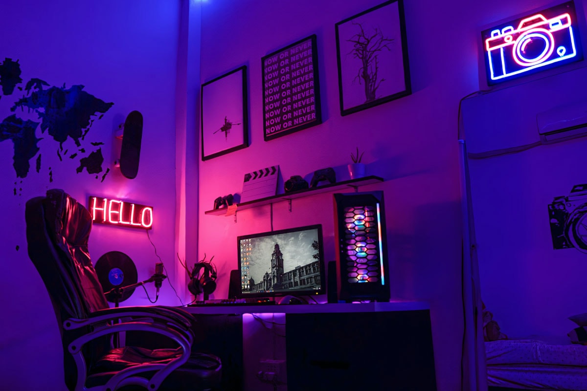 ห้องเล่นเกมแบบ Neon Light