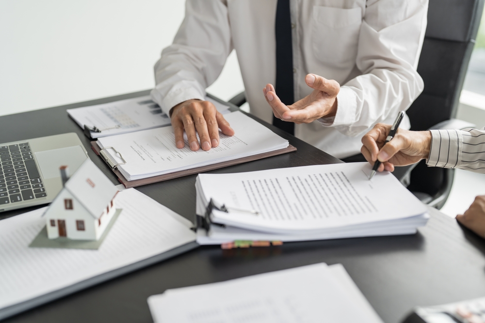 เตรียมเอกสาร รวมถึงใบปลอดหนี้ เพื่อซื้อขายบ้าน-คอนโด