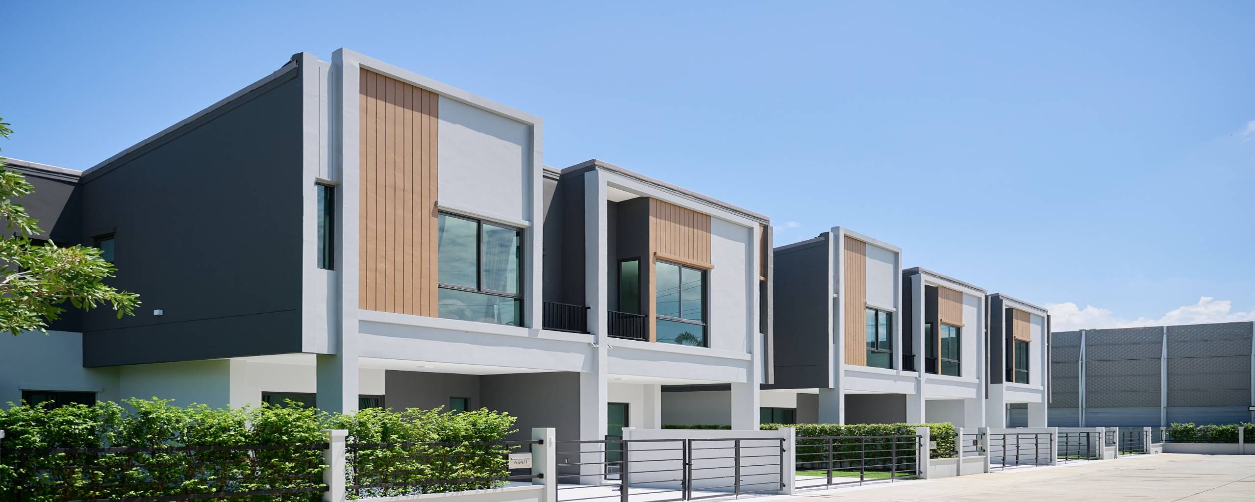 โครงการบ้านทาวน์โฮม 2 ชั้น ดีไซน์สวย ของ AP Thai