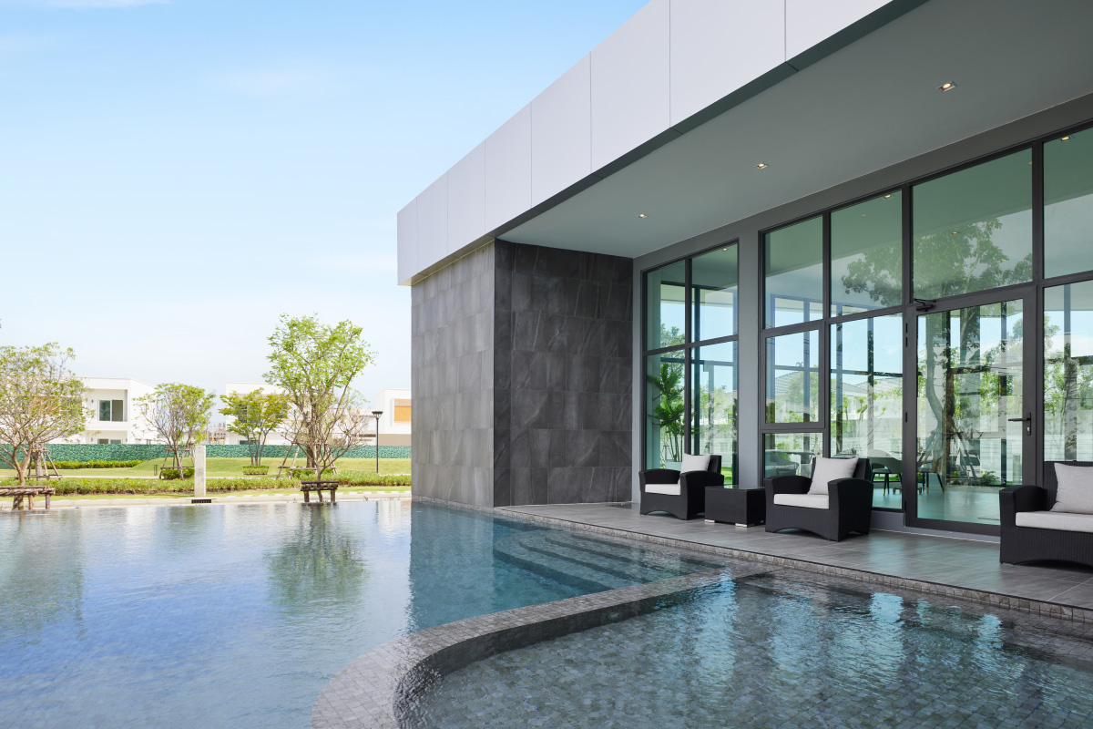 สระว่ายน้ำ บ้านเดี่ยว MODEN บางนา-ศรีนครินทร์