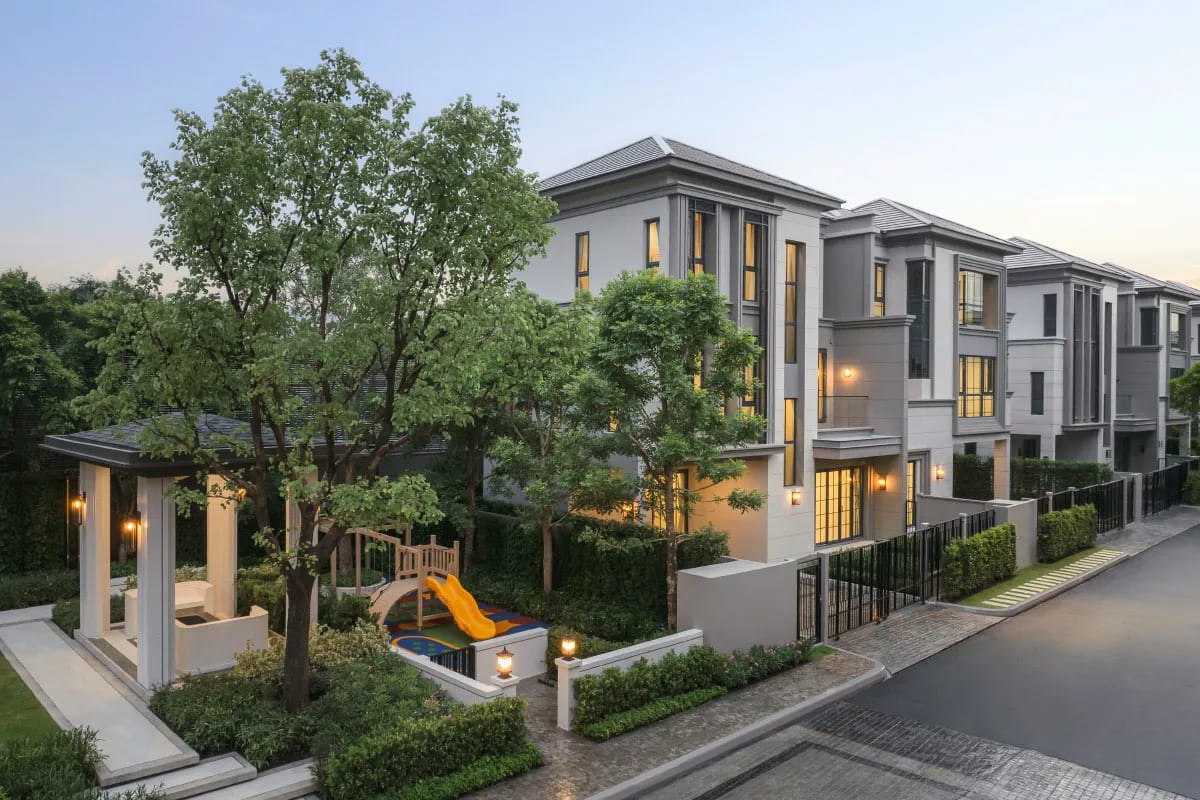 บรรยากาศบ้านแฝด 3 ชั้น จากโครงการ บ้านกลางเมือง CLASSE รัชดา - ลาดพร้าว