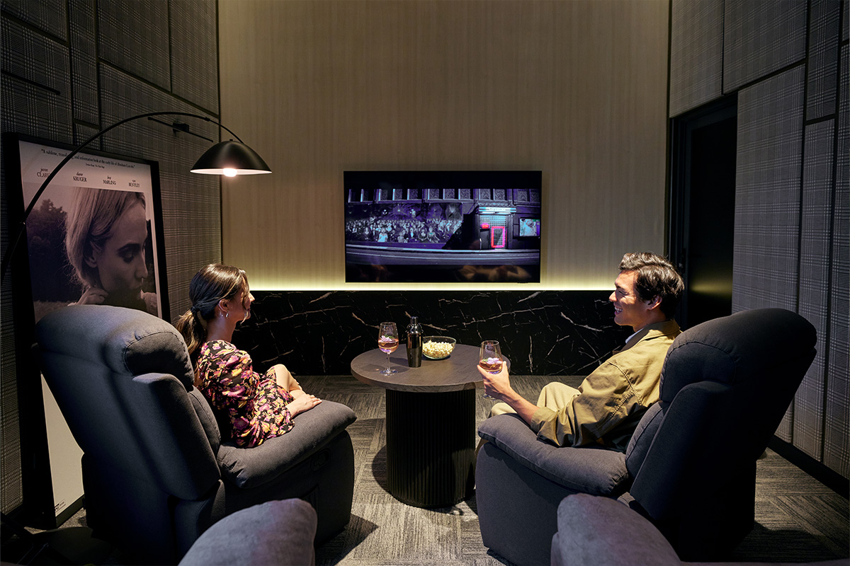 ENTERTAINMENT ROOM/HOME THEATER