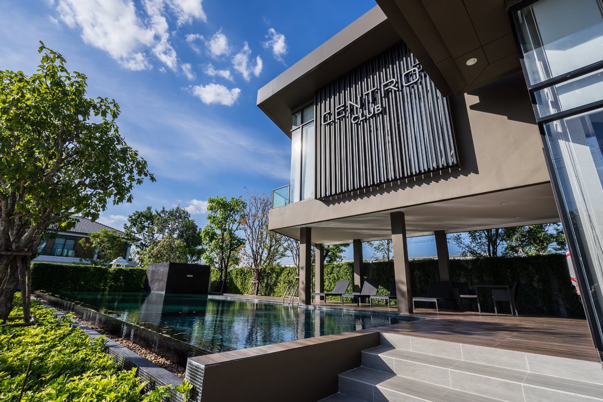 03_single-detached-house-near-motorway.jpg สิ่งอำนวยความสะดวกในโครงการ CENTRO อ่อนนุช - สุวรรณภูมิ