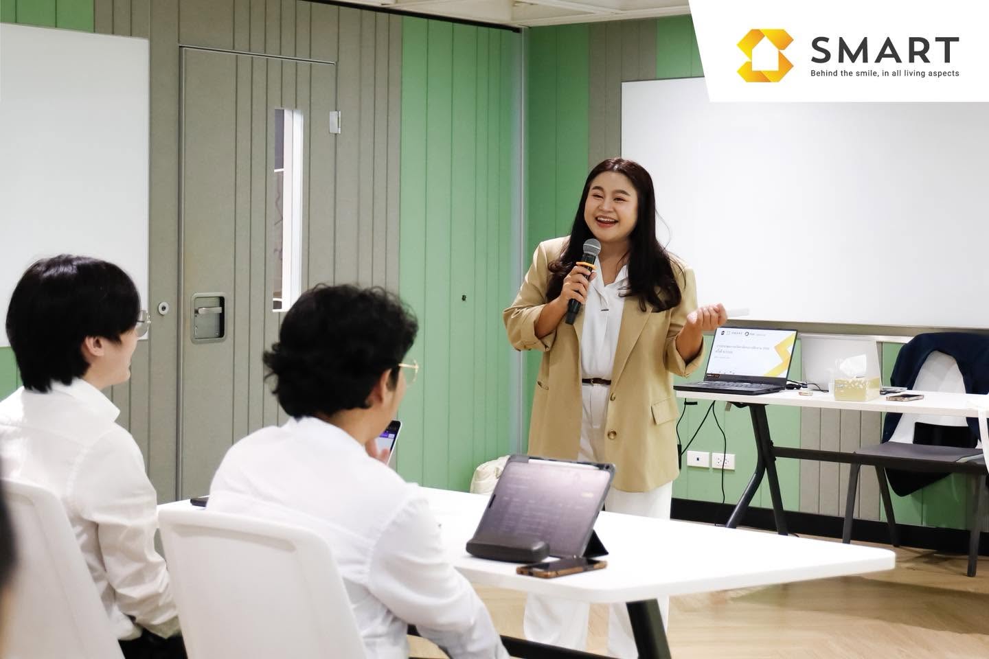 บรรยากาศการปฐมนิเทศและฝึกอบรมทีมงานนิติบุคคล SMART เตรียมความพร้อมพนักงานก่อนเข้าดูแลโครงการเอ