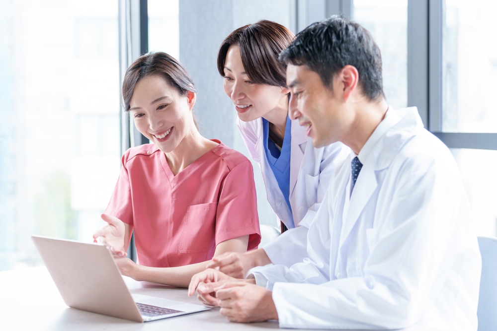 04_information-of-nakhon-in-road.jpg กลุ่มบุคลากรแพทย์ในโรงพยาบาลชั้นนำ