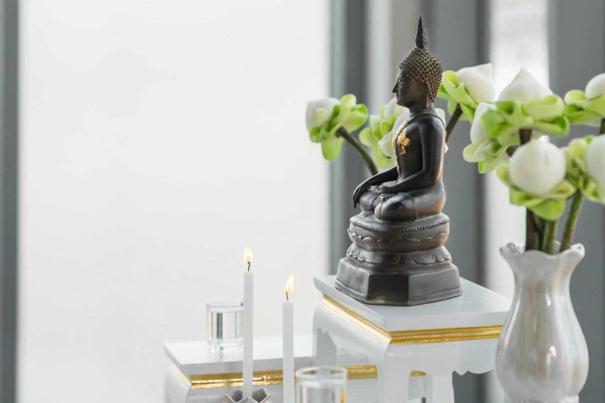 การติดหิ้งพระในคอนโด