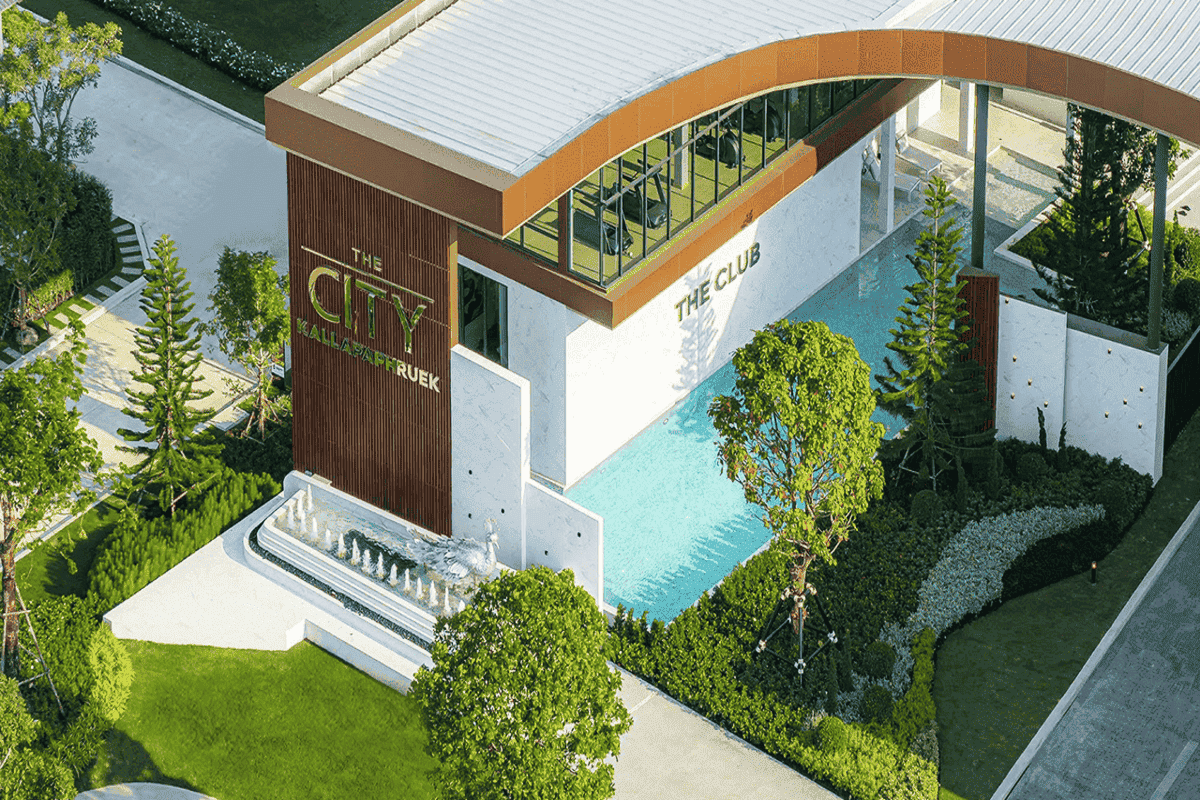 DESIGN-CENTRIC LUXURY IN A PRIVATE OASIS
